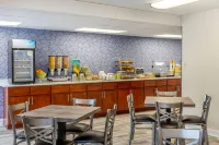Quality Inn & Suites Apex-Holly Springs - breakfast