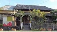 Mariko Minpaku is an Old Folk House Along the Bypa Отели рядом со станцией JR Mochimune Station