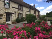 Century-old villa B&B in Provins, suburb of Paris