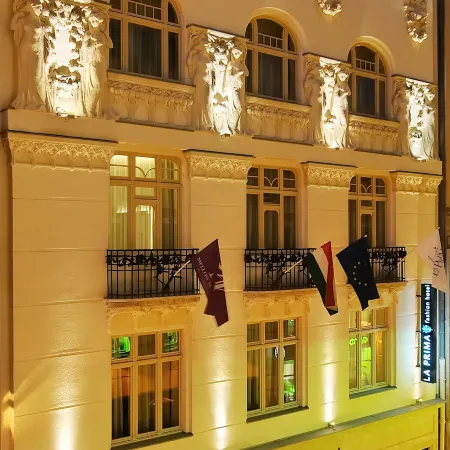 La Prima Fashion Hotel Budapest Отели рядом с достопримечательностью «Мост Эржебет»