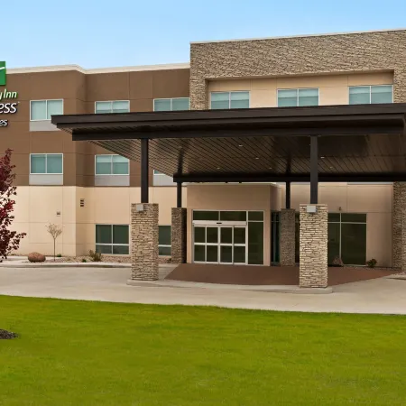Holiday Inn Express & Suites BEAVER DAM by IHG