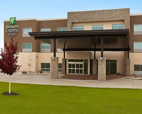Holiday Inn Express & Suites BEAVER DAM by IHG Hotels in Dodge County