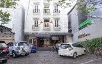 Heine Hotel Hotels in Wanea