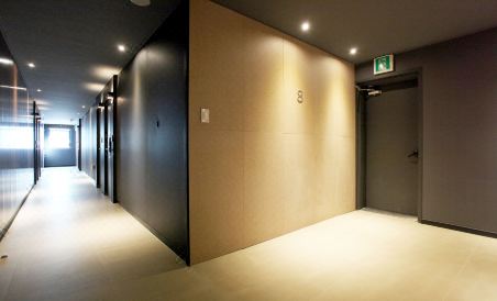 La Tree Hotel - Housity