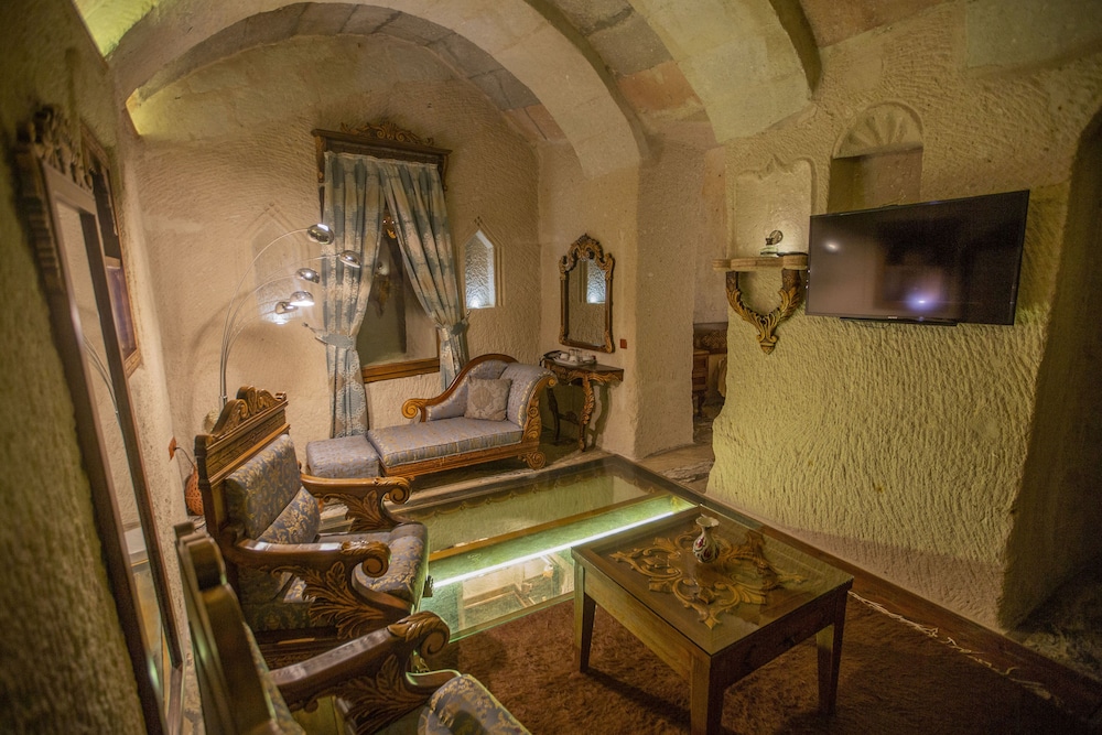 Hermes Cave Hotel