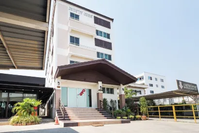 OYO 660 Taevaraj Place