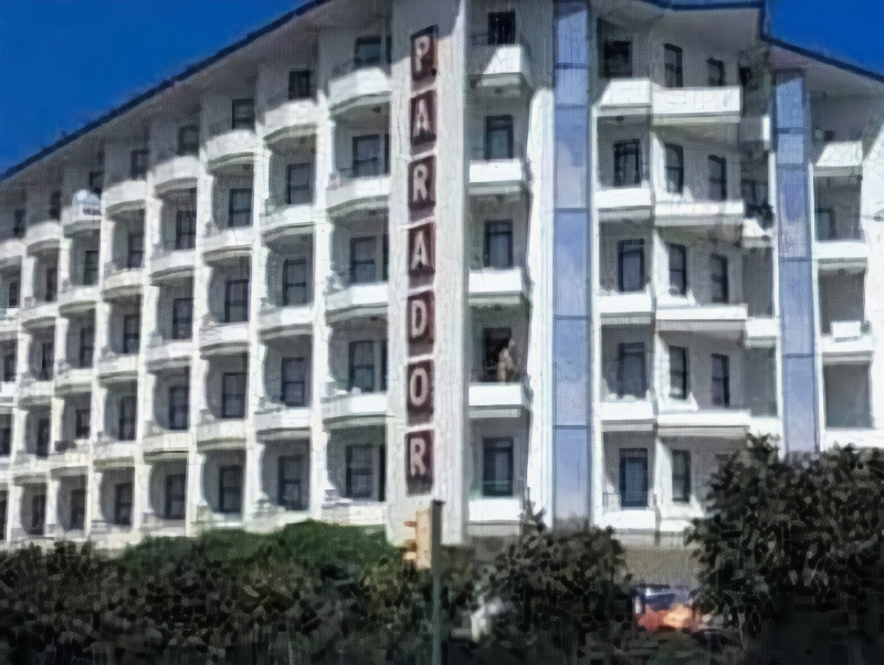 Parador Beach Hotel