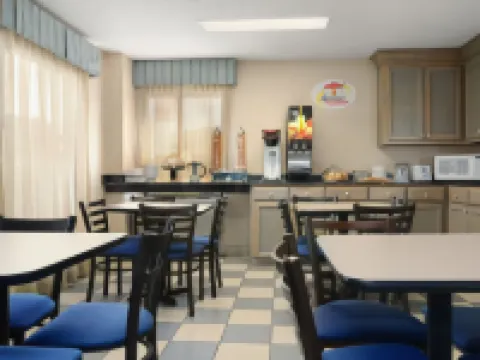 Super 8 by Wyndham Hattiesburg South Hotels in Forrest County