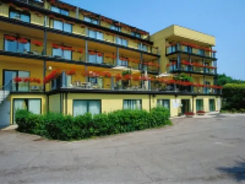 AHG Riva Del Sole Wellness Hotel - Adults Only モニーガ・デル・ガルダのホテル