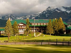 Glacier Park Lodge