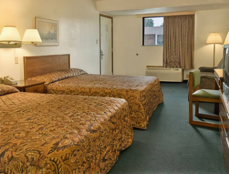 Super 8 by Wyndham Fort Mitchell Cincinnati Area