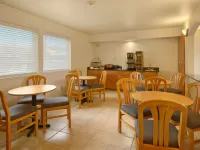 Super 8 by Wyndham Cloverdale Wine Country Hotels in Sonoma County