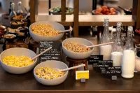 Hilton Garden Inn Vilnius City Centre - breakfast