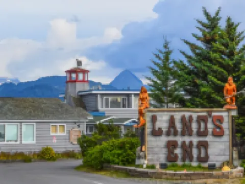 Land's End Resort Hotels in Homer