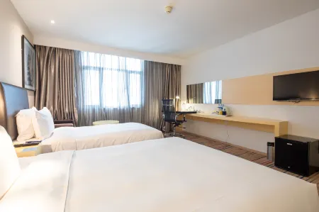 Holiday Inn Express Changzhou Center(Changzhou Qingguo Lane) Отели рядом с достопримечательностью «Wujin Museum»