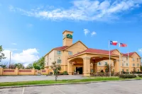 La Quinta Inn & Suites by Wyndham Pasadena