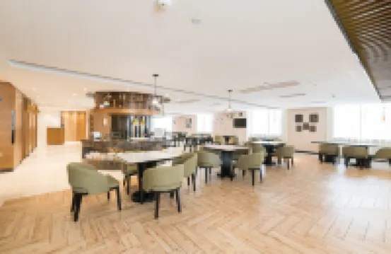 Jinjiang Metropolo Hotel (Haikou Qilou Old Street Riyue Plaza Duty-Free Store)