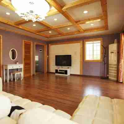 Healing Resort Maple Village Hue Rooms