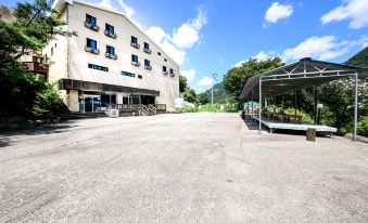 Jangsu Oncheon Hotel - Housity