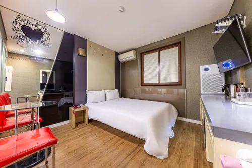 Bucheon (Yeokgok) J Hotels in Bucheon-si