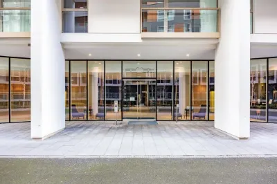 Spacious Serviced Apartments Canary Wharf Hotels near Tesco Superstore