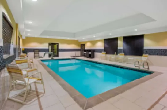 ลากินตา อินน์แอนด์สวีทส์ บายวินด์แฮม เปกอส