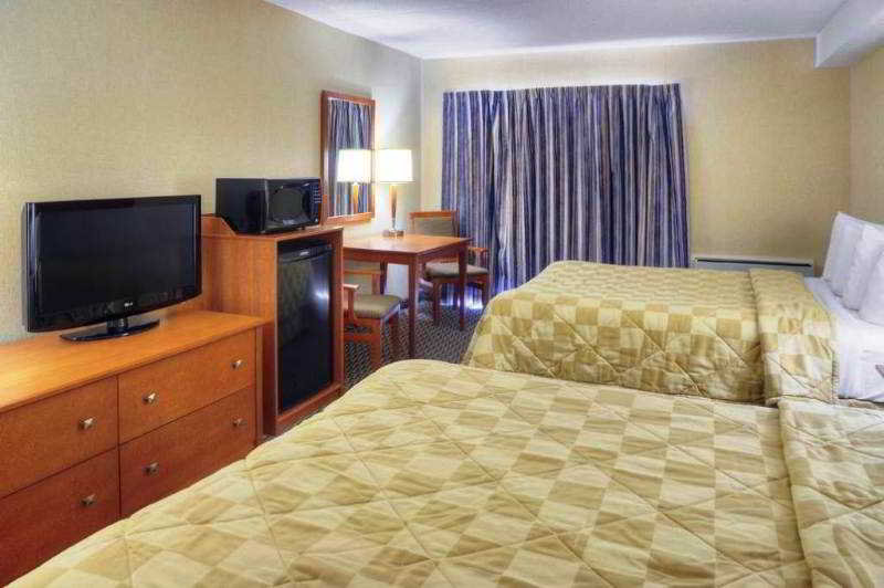 Comfort Inn Highway 401