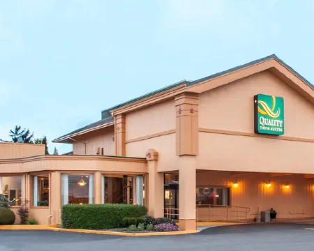 Quality Inn & Suites at Coos Bay Hotels in North Bend