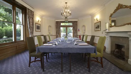 Banbury Wroxton House Hotel Отели в г. Суолклифф