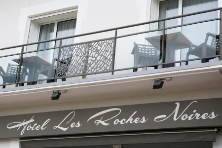 Hotel & Spa les Roches Noires Отели рядом с достопримечательностью «Quartier de l'Ile de Penotte»