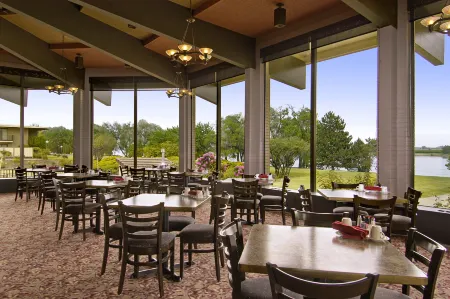 Holiday Inn Richland on the River Отели рядом с достопримечательностью «Hope Tri-Cities»