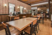 Georgetown Lodge - breakfast
