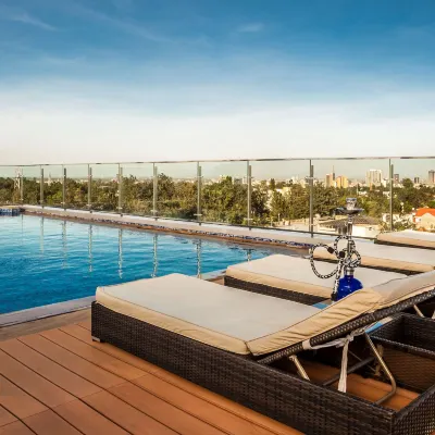 Four Points by Sheraton Nairobi Hurlingham Отели рядом с достопримечательностью «Торговый центр Yaya Centre»