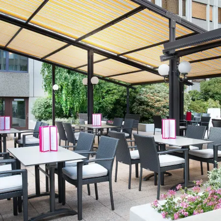 Crowne Plaza ZURICH by IHG Отели рядом с достопримечательностью «Ауссерзиль»
