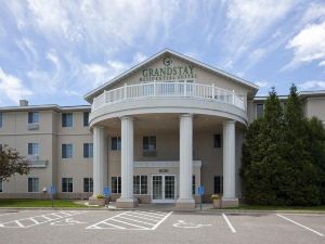 River Hills Hotel- Mankato