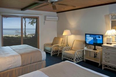 2 Queen Bed Room with Harbour View