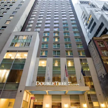 DoubleTree by Hilton New York Downtown Hotels near Little Island