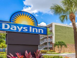 Days Inn by Wyndham Fort Lauderdale Airport Cruise Port
