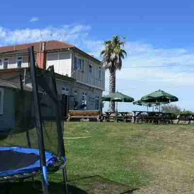 Comfort Inn Westshore Beach Hotel Exterior