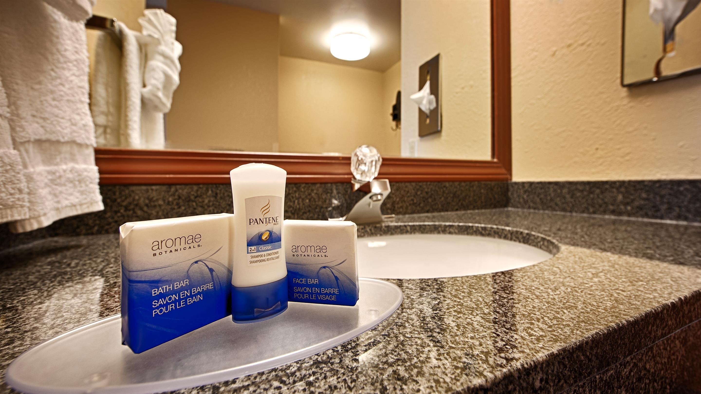 Best Western Luxbury Inn Fort Wayne