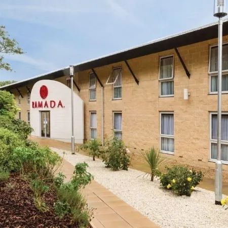 Ramada by Wyndham Oxford Отели в г. Оксфорд
