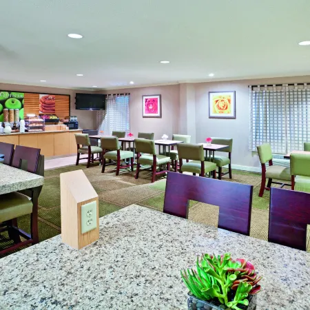 La Quinta Inn & Suites by Wyndham Mansfield Oh