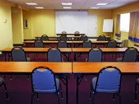 La Quinta Inn & Suites by Wyndham Ft. Myers-Sanibel Gateway Hotels in Lee County