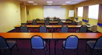 La Quinta Inn & Suites by Wyndham Ft. Myers-Sanibel Gateway