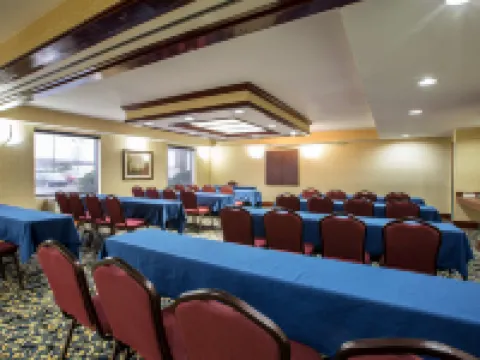 Comfort Suites Outlet Center Hotels in Buncombe County