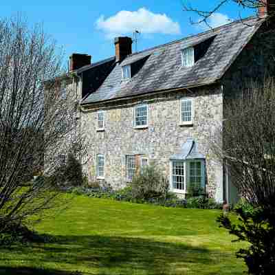 Rollestone Manor B&B and Restaurant Hotel Exterior