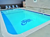 Red Lion Inn & Suites Grants Pass - Pools