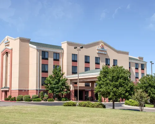 Holiday Inn Express & Suites Weatherford by IHG Hotels in Custer County