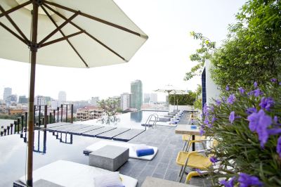 屋外プール パティオ ホテル&アーバン リゾート プノンペンの写真