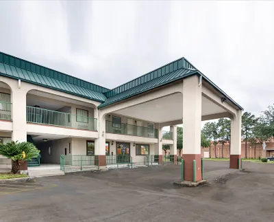 Rodeway Inn & Suites Hwy 290 NW Hotels in Houston